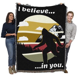 Pure Country Weavers Squatch Believes in You Blanket - Bigfoot Sasquatch Gift Fantasy Tapestry Throw Woven from Cotton - Made in The USA (72x54)