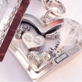 PAW Memorial Keyring. In Memory of a Pet. Cat, Dog, Rabbit. Diamonte Heart Sympathy Gift. Token Gesture for Mourning. Keyring Key chain.