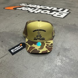 Undiagnosed But Something Ain't Right Trucker Hat | Funny Meme Party Trendy Cowboy | Premium Snapback Hat for Men & Women (US, Alpha, One Size, Black/White)