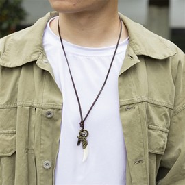 Vintage Wolf Animal Head Necklace Long Chain Dog Wolf Tooth Spike Leather Necklace for Women Men Birthday Gift Guard Sweather Chain Necklace Jewelry