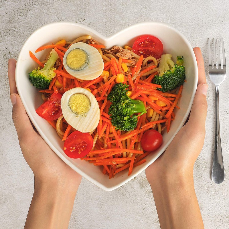 Keponbee 2pcs Porcelain Big Heart-shaped Bowls White Deep Heart Plates