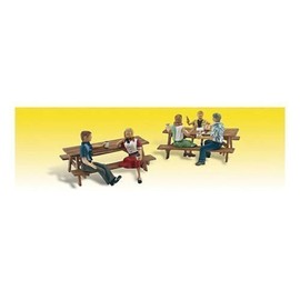 Outdoor Dining (5 Figures & 2 Picnic Tables) HO Scale Woodland Scenics