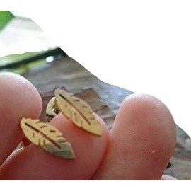 KLEINE GOLD FEDER EDELSTAHL STECKER goldfarbene Ohrringe, Blatt, Lasercut, antiallergisch, Stecker