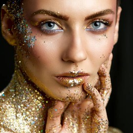 MEICOLY Gold Body Glitter Gel,Concerts Face Glitter for Women,Mermaid Sequins Liquid Holographic Chunky Glitter for Music Festival,Face,Body,Hair,Nails,Lip Sparkling Body Glitter,Gold