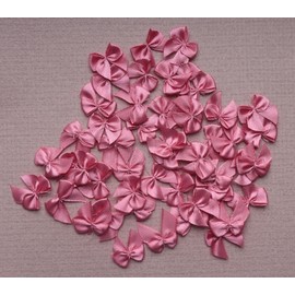 Sowaka 50 Pcs Mini Satin Ribbon Bow 0.9 Inch Small Soft Cute Elegant Bows for Craft DIY Making Kit Art Scrapbooking Sewing Christmas Gift Wedding Theme Parties Decoration Gift Supplies (Peach)