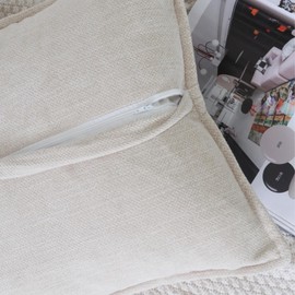 OYIMUA Beige Cushion Cover, 50 x 50 cm, Set of 2, Chenille Cushion Covers, Texture, Decorative Sofa Cushion, Luxurious Cuddly Cushion, Soft Cushion Covers for Living Room, Bedroom & Home Decoration