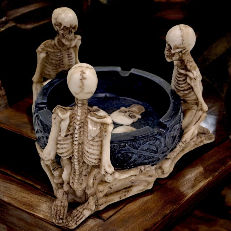 MIJOMA Gothic Ashtray - Skeleton Round with Celtic Patterns -