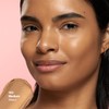 Maquillaje en barra Revlon Glimmer Tinted Moisturizer Stick™ tono 140