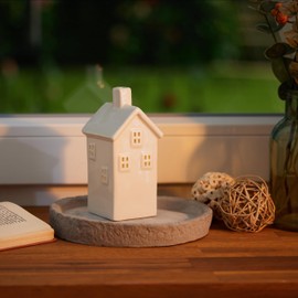 Relaxdays Ceramic Tea Light House, Light House for 1 Tea Light, H x W x D: 14 x 6.5 x 7 cm, Tea Light Holder House, White