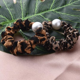 Leopard Pearl Hair Tie Scrunchie for Women Cute Elastic Hair Ties Scrunchies Large Scrunchy Hair Ties for Thick Thin Hair Accessories for Women Girls Animal Leopard Print Scrunchies Hair Ties 2PCS
