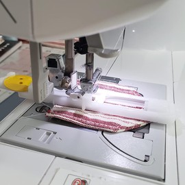 Fbshicung Snap On Buttonhole Presser Foot #006Q6A0150 for EverSewn, Juki, Singer ALT:4163026-01, 68003698 9102