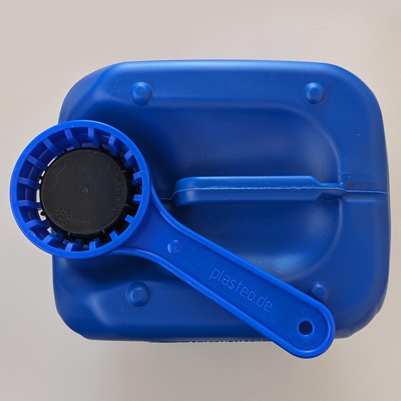 plasteo® 10 x 5 Litre Canister with Safety Lock (DIN