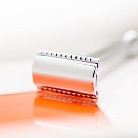 MERKUR Safety Razor 38C | Barber Pole Gloss Chrome | Two Piece Razor with Straight Cut | Closed Comb | Ideal for Wet Shaving | Die-Cast Zinc | Brass Handle | Made in Germany