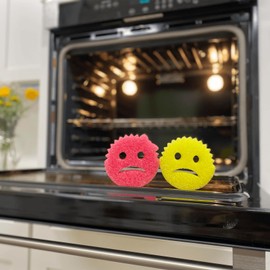 Scrub Daddy & Scrub Mommy Cranky Couple 2 Pack - Smiley Face Sponges for Cleaning & Washing Up, Multipack Kitchen Non Scratch Scourers with FlexTexture Firm & Soft Scrubbing, Dishwashing Scrubber