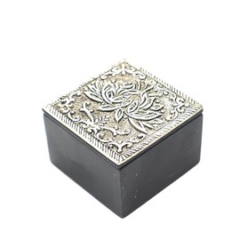 LivuX Jewellery Box "Lotus" - 6 x 6 x 4 cm, High-Quality Wood with Ornate Lotus Motif, Ideal for Storing Rings, Earrings and Small Jewellery 1204