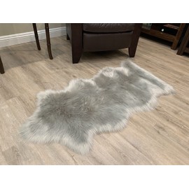 LAMBZY Faux Sheepskin Super Soft Hypoallergenic Silky Shag Rug for Living Room, Kids Room, Sofa (Single and a Half 2'x4'6", Grey)