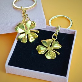 St. Patrick's Day Lucky Four Leaf Clover Keychain Good Luck Charm Keyring for a Little Gift Brings Luck and Positive Vibe (Gold)