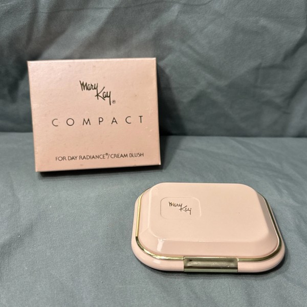Mary Kay Vtg Mary Kay Day Radiance Cream Blush Concealer