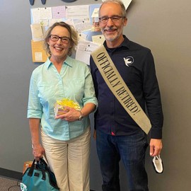 MAGICSHOP4U Officially Retired! Sash, Retirement Party, Retirement Novelty Sash for Men & Women. Great for Work Party Supplies, Gifts & Decorations