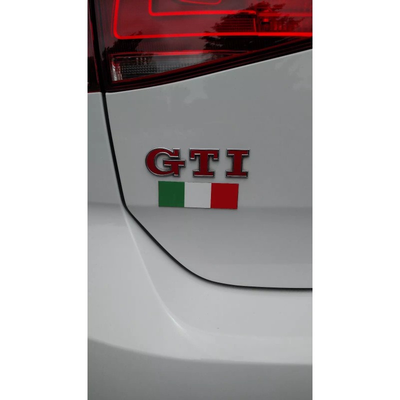 Cupeez Magnetic Italian Flag Auto Accessory Italy Emblem Made in