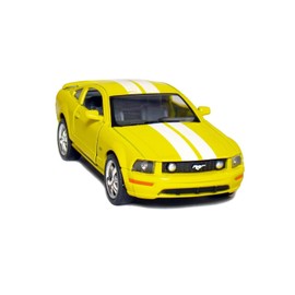 KiNSMART 2006 Ford Mustang GT Hardtop - Coche fundido a presión escala 1/38 (amarillo)