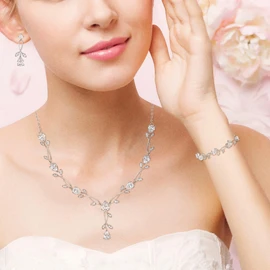 EVER FAITH Boda Juego de Joyería Para Mujer, Cristal Zirconia Cúbica Hojas Dobles de gotas de agua Collar Arete Set para Novia Regalo para cumpleaños/Día de la Madre/Navidad Brillante Tono Plateado