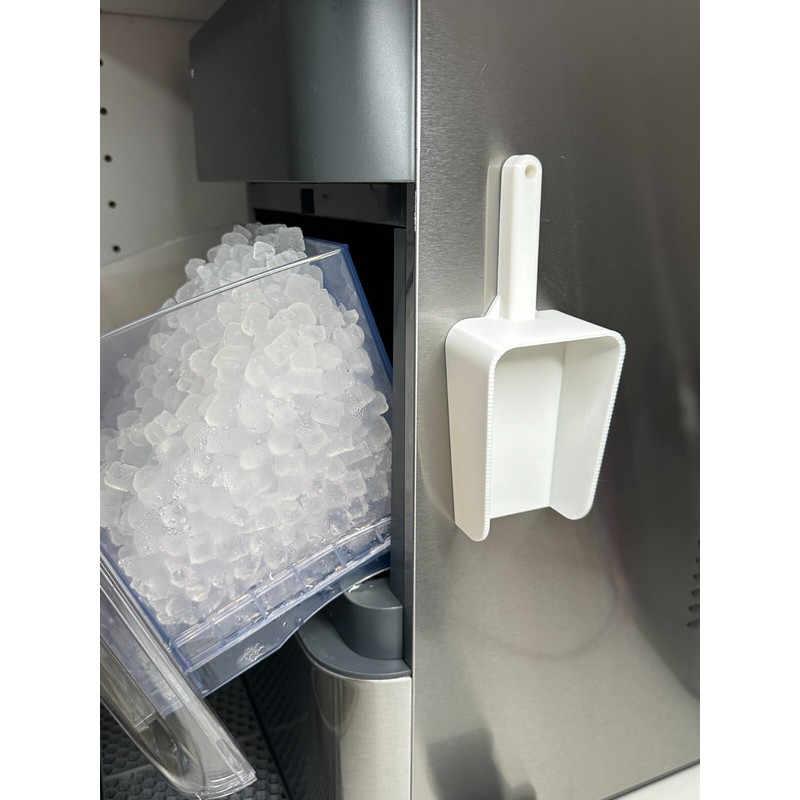 GE counter top ice maker, MAGNETIC ice scoop white FREE