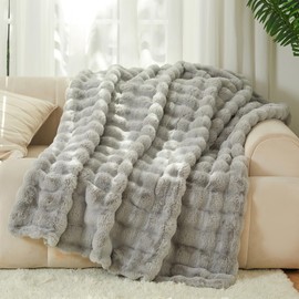 The Malibu Blanket - LuxeComfort Faux Fur Bubble Blanket 60"x70" Pebble Grey - Luxuriously Soft, Elegant, Reversible Design, Home Décor, Picnics, and Travel (Pebble Grey, Oversized Throw 60x70)