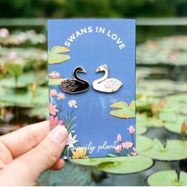 Two-Piece Swan Pin Gift Set - Black & White Swan Brooches, Minimalist Swan Pins in Love, Stylish Swan Lapel Accessories, Unique Swan Gift Idea, Luxury Animal-Themed Jewelry, Romantic Gifts