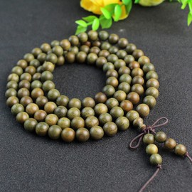 DYLYMX 108 Natural Sandalwood Bracelet 8mm Beads Tibetan Buddhist Green Sandalwood Bracelet Mala Prayer Meditation Elastic Wrap Necklace