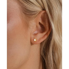 MUMREUES Gold Earrings for Women Trendy 14K Gold Plated Stud Earrings Pearl Cute Simple Minimalist Dainty Hypoallergenic Jewelry Gifts for Her