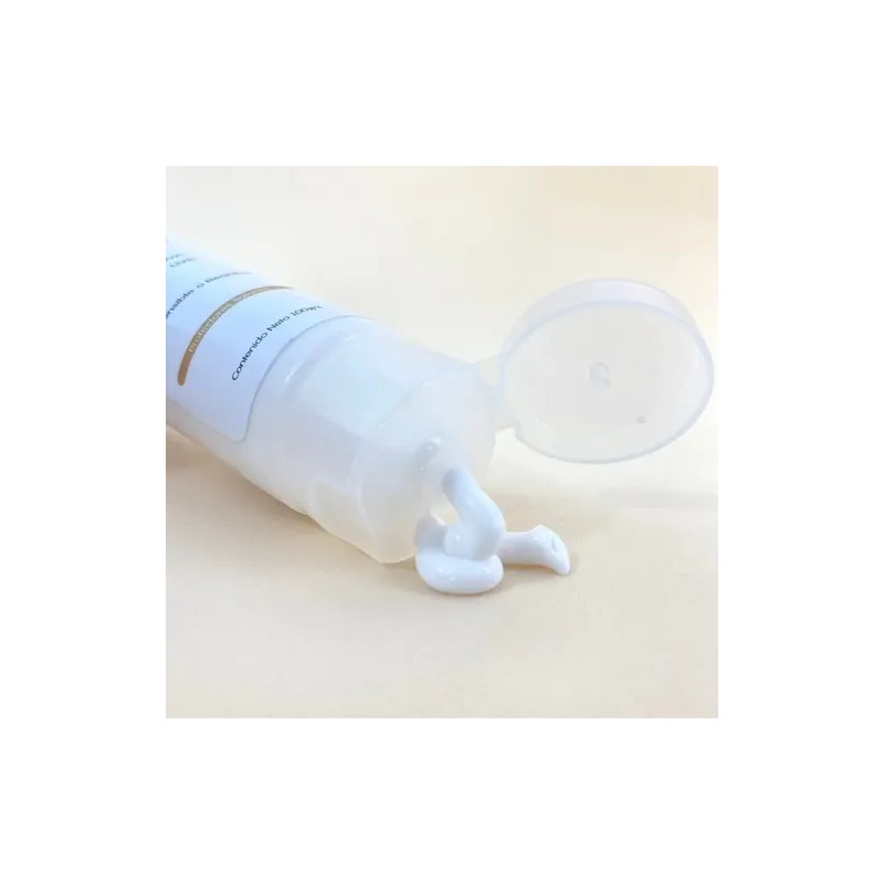 Protector Solar De Amplio Espectro Cutis Sensible Broad Spectrum Sunscreen
