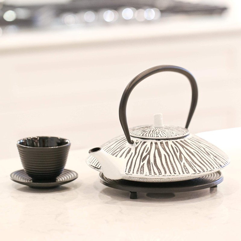 Frieling Shimauma Cast Iron Teapot with Stainless Steel Infuser, 34