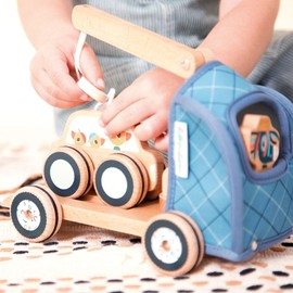 Lilliputiens Ignace Tow Truck Toy