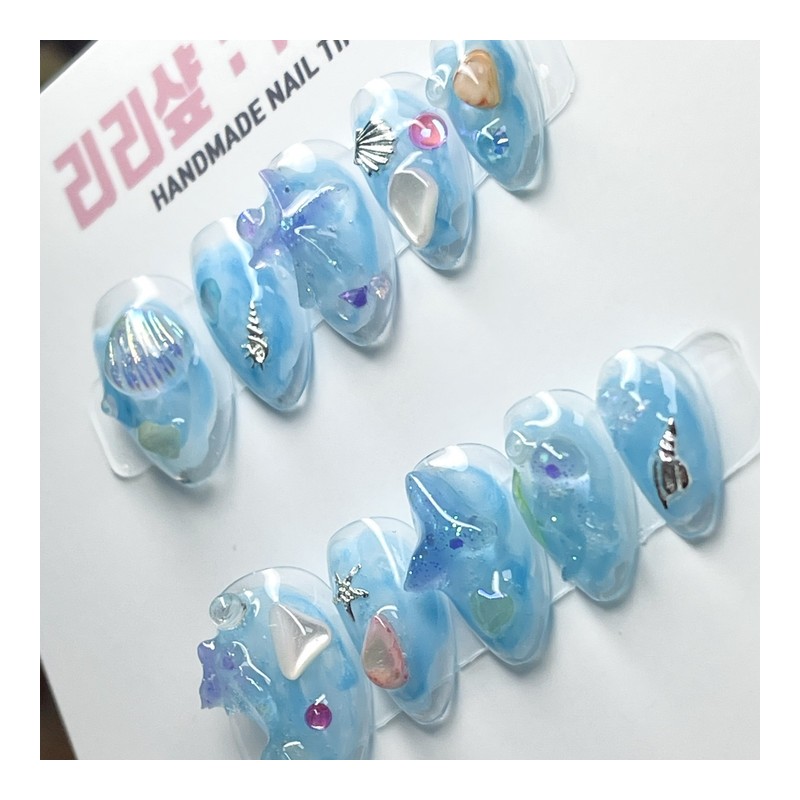 Handmade nail tips in the underwater world - Stelletto /