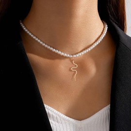 TseenYi Pearl Choker Necklace Gold Snake Pendant Necklace White Pearl Necklace Round Pearl Beadeds Necklace Ruby Serpent Pendant Choker Necklace