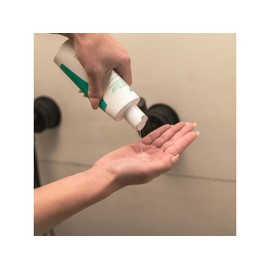 Neofollics Scalp Exfoliating Shampoo - Anti-Inflammatory Ingredients - Nourishes the Scalp and Fights Dandruff - 250 ml