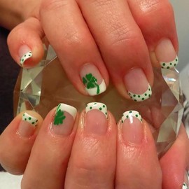 St. Patrick's Day Press on Nails French Tips Artificial Square Short Fake Nails with Green Clover Designs Shamrocks Glossy Full Cover Acrylic Reusable False Nails Glue Stick on Fingernails for Women