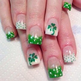 24 Pcs Green French Press on Nails Short Square St. Patrick's Day Fake Nails with Four-Leaf Clover Glitter Designs Nude False Nails White Stick on Nails Full Cover St. Patrick Press on Nails for Women