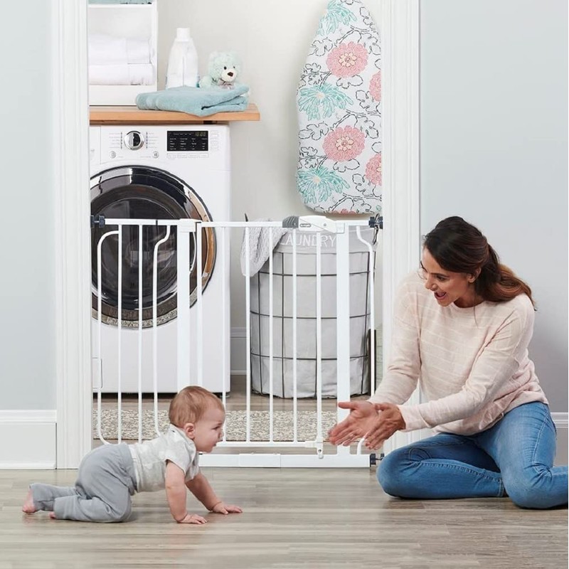 Regalo Safety 38.5 Inch Extra Wide Baby Gate for Doorways