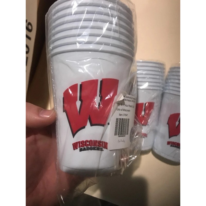 Zach's Great Stuff Lot Of 32 Wisconsin Badgers Mayflower 37641