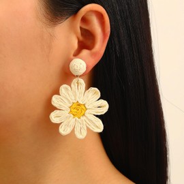 Handwoven Raffia Earrings for Women Bohemian Style Raffia Flower Starfish Drop Dangle Earrings Statement Flowers Earrings Summer Beach Charm Jewelry, Large, Raffia, No Gemstone