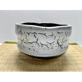Japanese Mino Ware Pottery Matcha bowl 4.96 Inches in Diameter H3.19 Inches Tea Cup for Tea Ceremony, White glaze Pattern on Black M6249