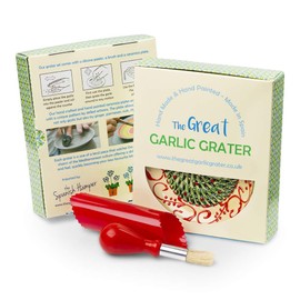 Garlic Grater Plate Set with Brush and Peeler, (#Ref11). Cream Plate with Green Rim and Red Scroll Pattern. Handmade and Hand Painted in Cordoba, Spain.