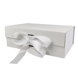 VELLUSTRA Gift Boxes, Foldable Gift Box with Lid, Gift Packaging Box with Ribbon, Reusable Gift Box, Suitable for Valentine's Day Gifts Making (White)