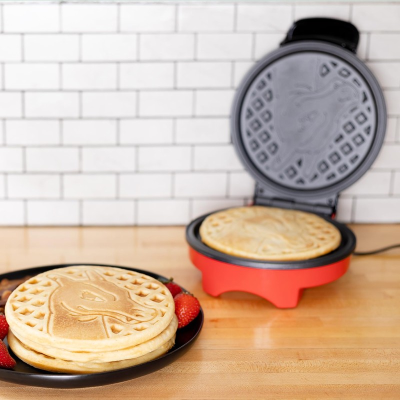 Uncanny Brands Pokémon Charizard Waffle Maker - Make Bounty Charizard