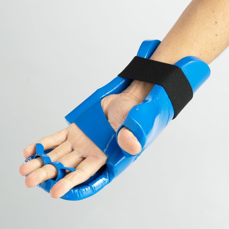 Blitz Dipped Foam Gloves - Red - Medium