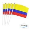 Paquete de 25 banderas pequeñas de mano con bandera colombiana
