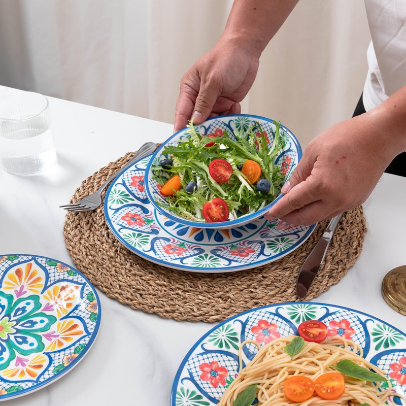ZAROCRUS 18 Pieces Melamine Dinnerware Sets, Service for 6, Paisley