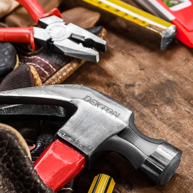 Dekton 20oz Fibreglass Claw Hammer-Anti-Slip Handle| Shock-Absorbing Fibreglass Core| Durable
